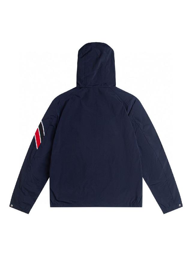 无骨缝接（Seamless Joining）：衣身、袖子等主要部件采用横机一体编织