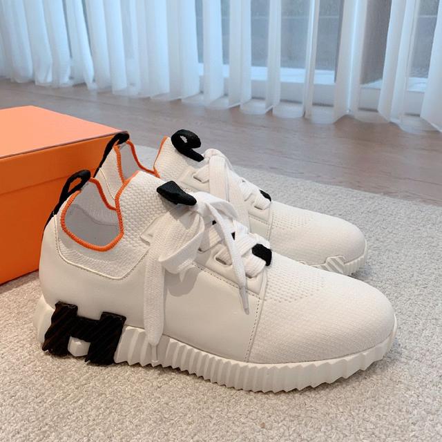 家23ss早春新品！经典靴型+英伦拼色设计，经典耐看