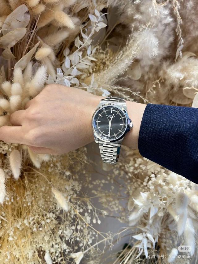 初识劳力士必憧憬有朝一日能拥有它，戴上劳力士必顺风顺水