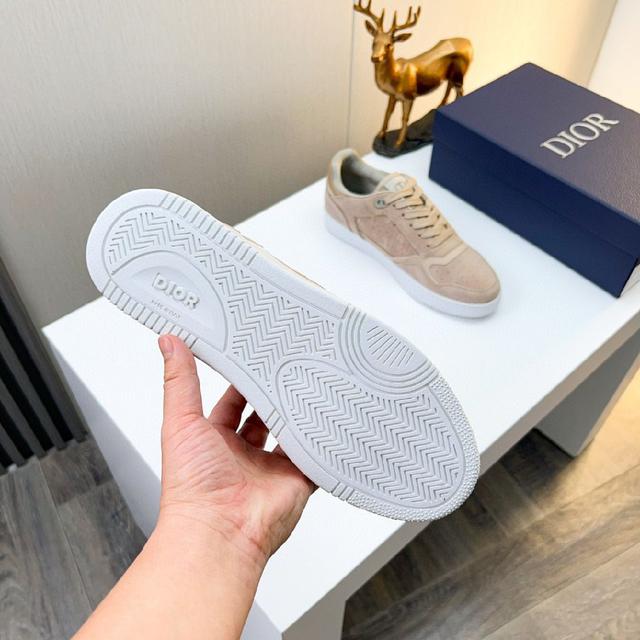 DG重工系列，进口头层牛皮，5D打印点缀，水染内里