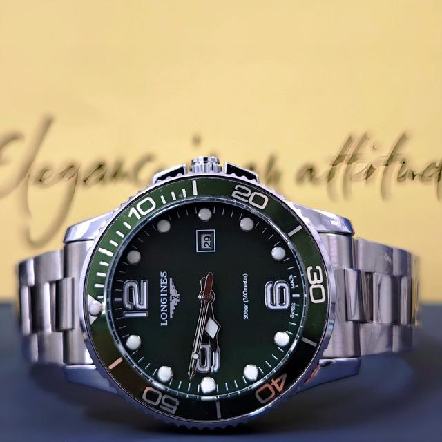 康卡斯系列腕表高性能时计，专为追求技术并拥有优雅态度的品位人士设计