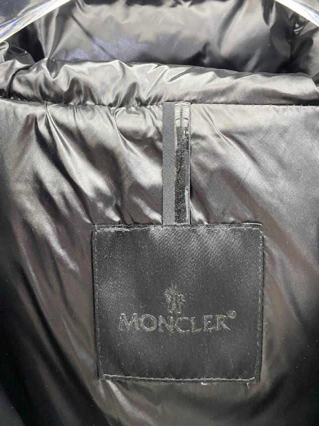 Madeira羽绒夹克是功能性衣橱的常备单品，采用Longue saison尼龙制