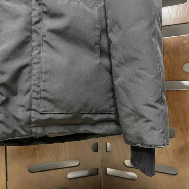 25SS秋冬新款羽绒服LV驴家拼接暗纹满印连帽羽绒服。