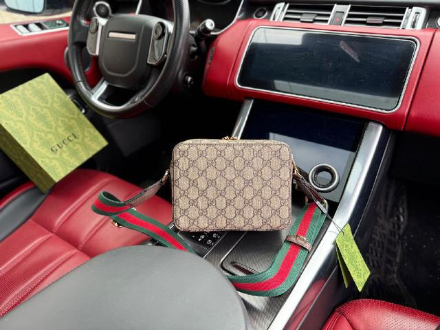 高端货‼️ 新款 “Door/迪奥”双肩包💼 DIOR迪奥 可调节肩带翻盖