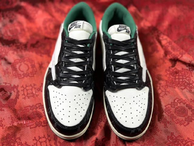 Rare Customized Air Jordan 1 Off 驴牌