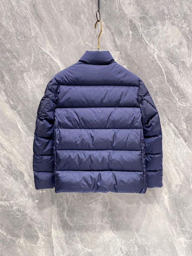 2025秋冬专柜同步新品发布，最新款羽绒服出货，全部