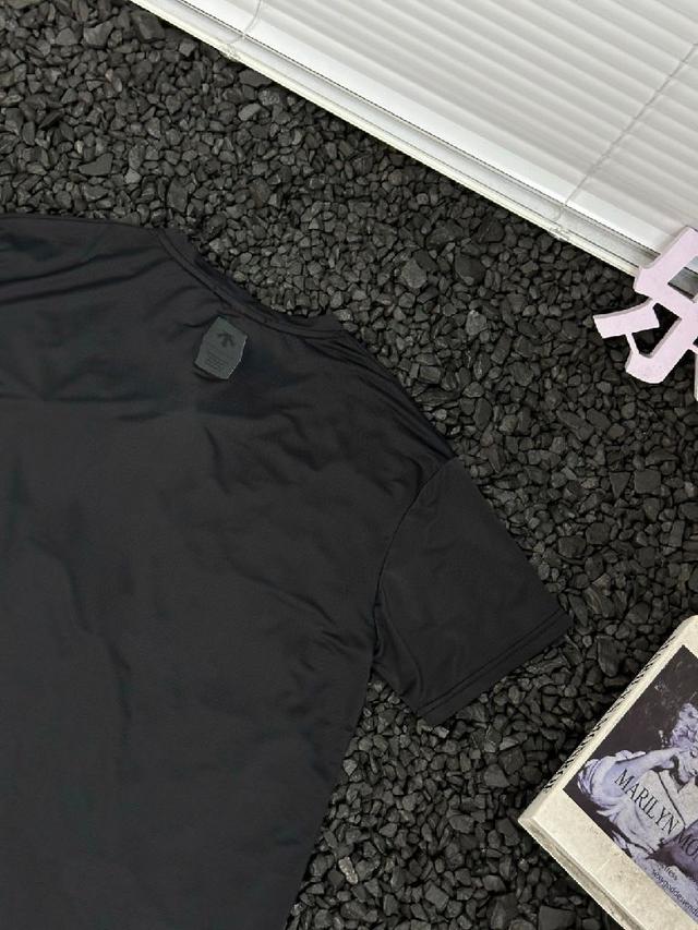 迪桑特DESCENTE户外运动休闲印花logo纯色时尚百搭透气