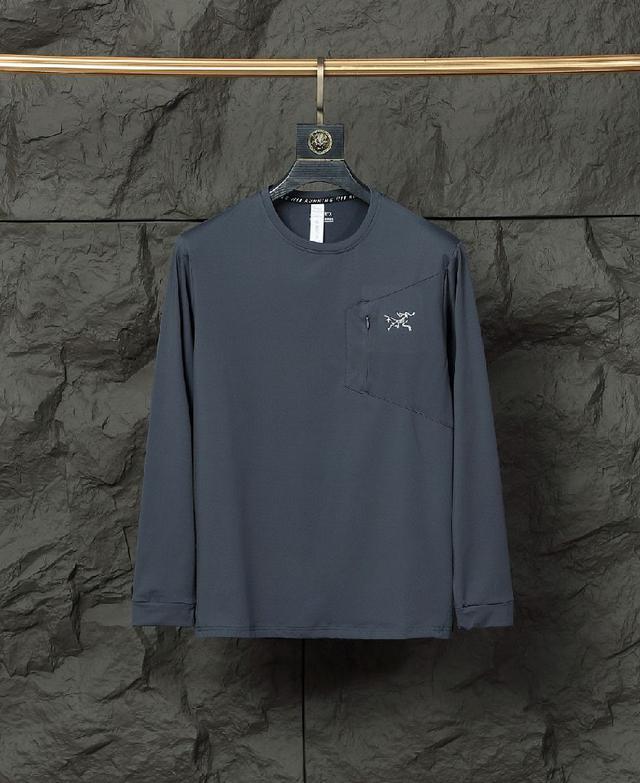 始祖鸟新款圆领长袖， 胸口袋压标logo干净舒适