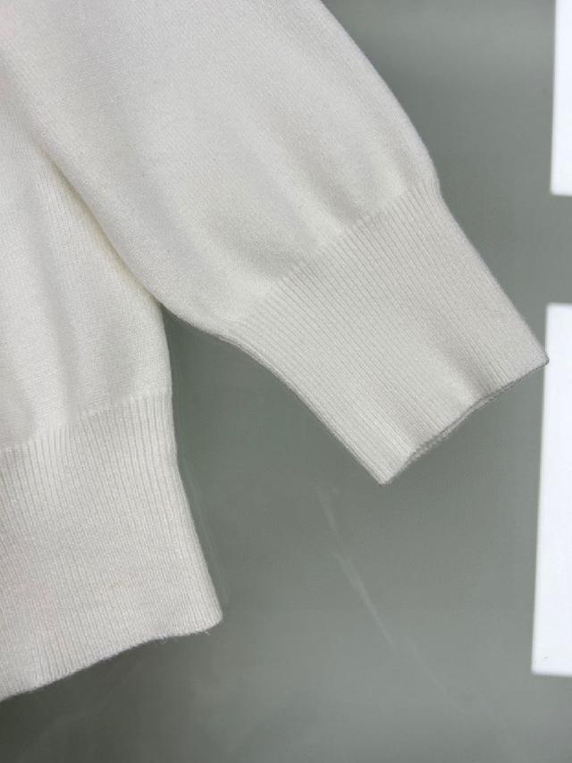 各大柜台同步推出有售款 每年必出的的一款 商品看似简单 工艺