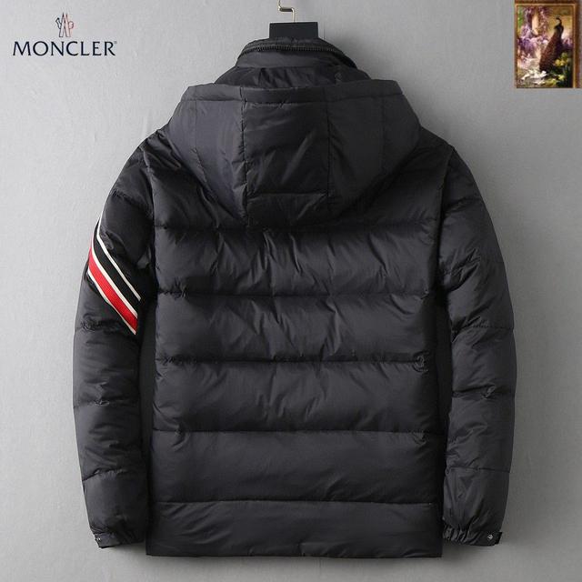 秋冬新款羽绒服。这款号称羽绒服届最贵的，全部90绒的