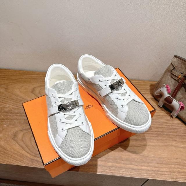 每一季都会出很多颜色 绝对是最值得买的配货之一