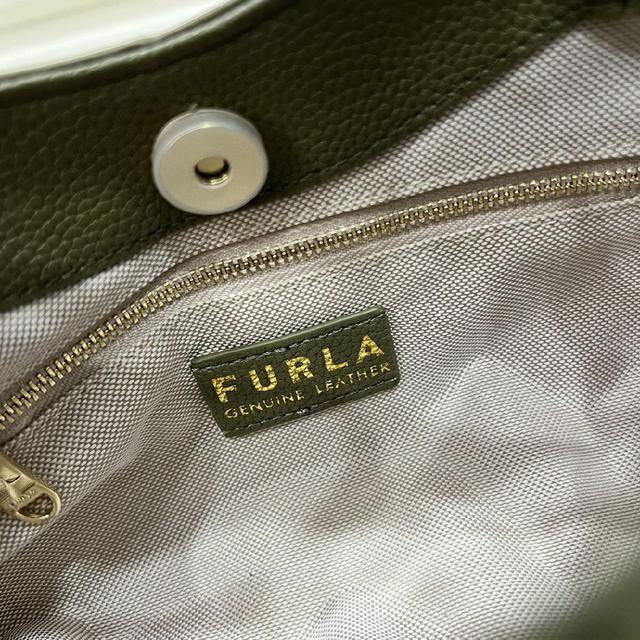 斜跨包／手提包，休闲百搭款，没有花里胡哨的装饰，简约大方