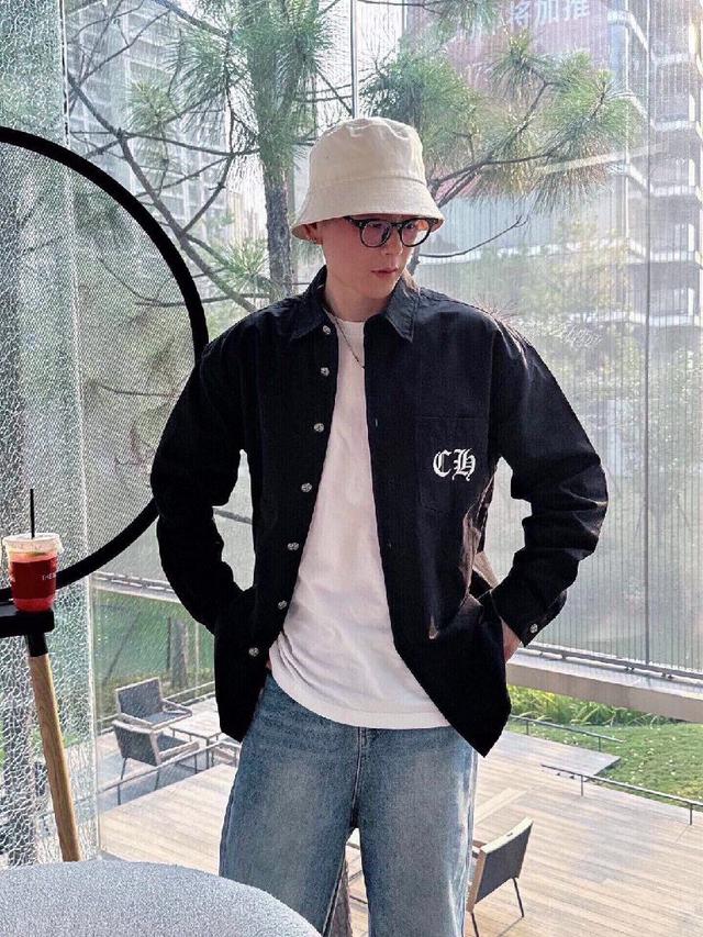 绣花工艺复杂反复，对于绣花机的要求非常严格、那个间距都在45公分