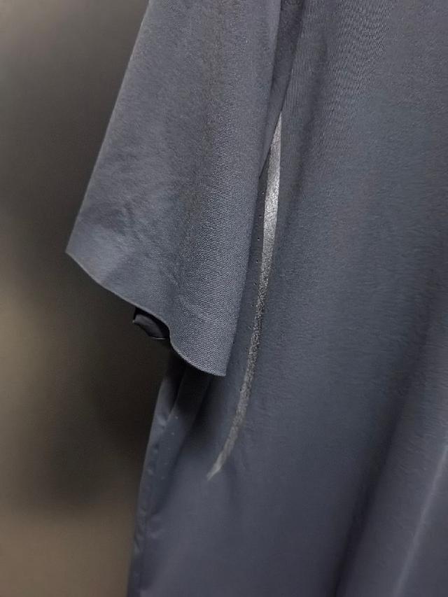 质感好，衣服满满的高级感，polo领口做的双层压胶 立体有型，