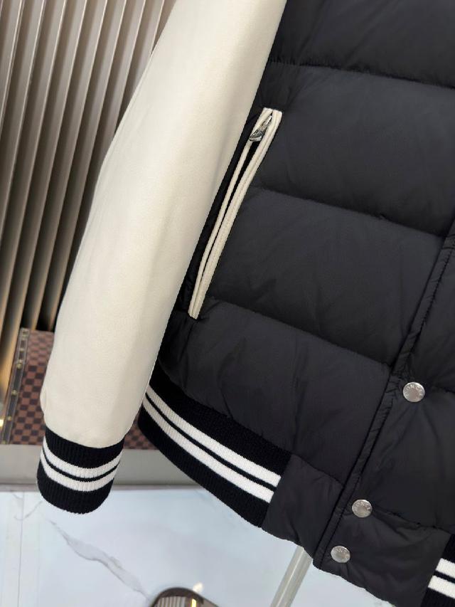PA 普拉达 1955秋冬新款立领羽绒服 ⚠️袖子可拆变马甲
