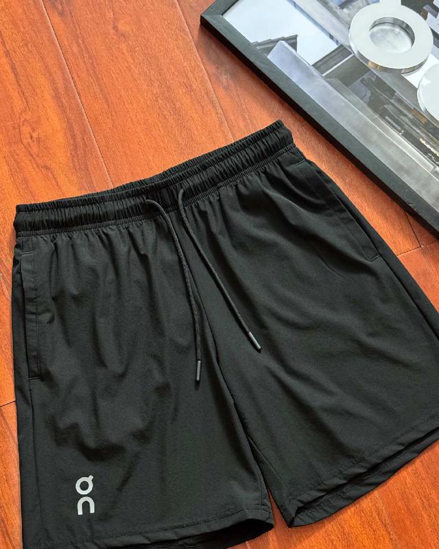 百搭不挑人 用心设计与复杂的工艺，设计非常讲究，