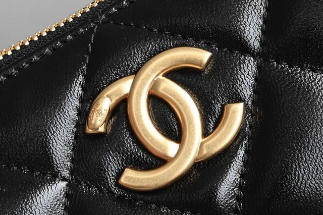 经典的CF就是有着让人一见倾心的魅力，走到哪里都是移动的高雅标签