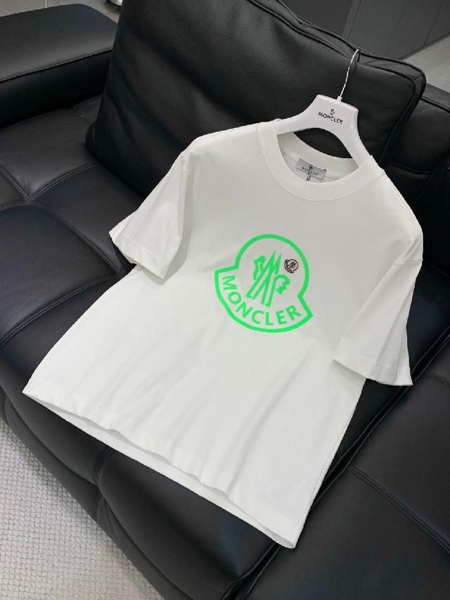 2025春装新品爆款短袖T恤，这款T恤采用客供定制平纹针织棉布