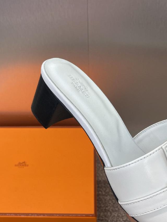 Hermes 春夏经典款 Giulia 粗跟拼色女鞋  H家 平底Kelly五金