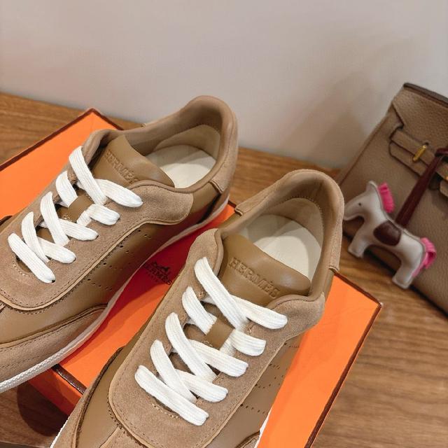 版型超正，有一定厚度增高显腿长！透体透气 舒适的小牛皮