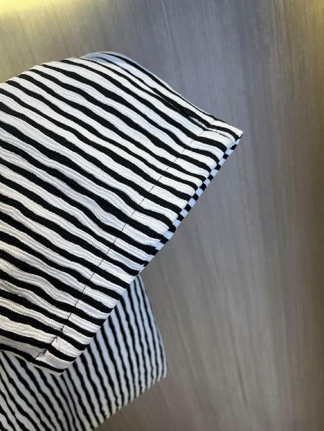 新款短袖yyds😍 日常出门闭眼搭