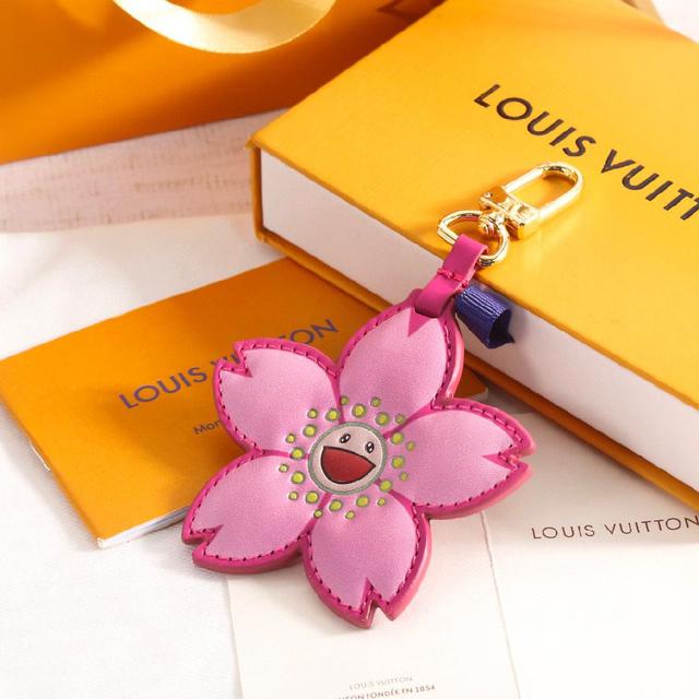 1V与村上隆联名的樱花钥匙扣