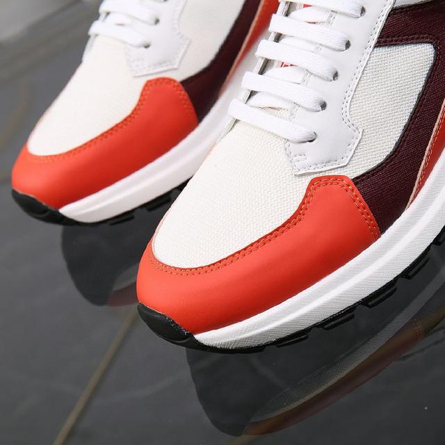 普拉达最新官网来袭🆗新款休闲男鞋，运动款，