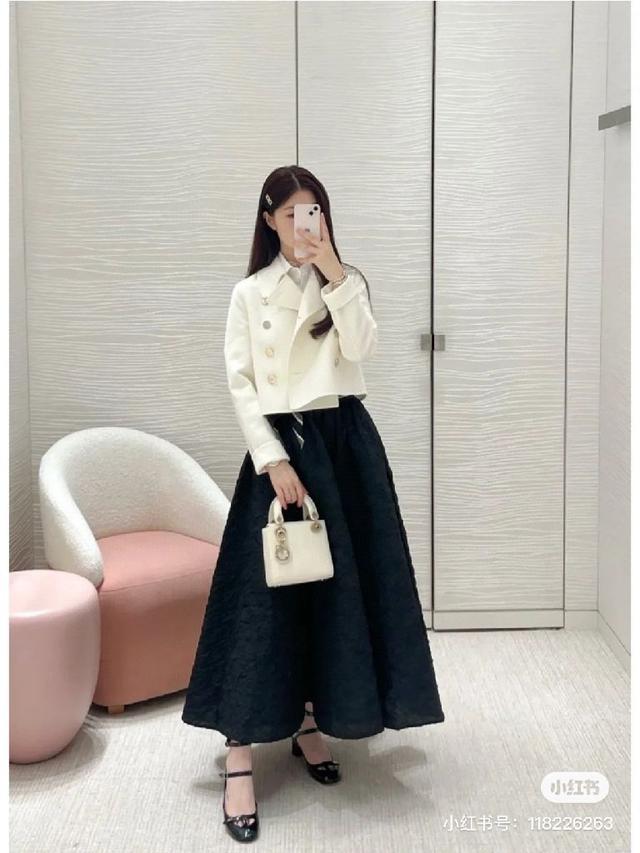 海军风羊毛双面尼外套 短款宽松小廓形真的很时髦 定制立体金色纽扣点缀