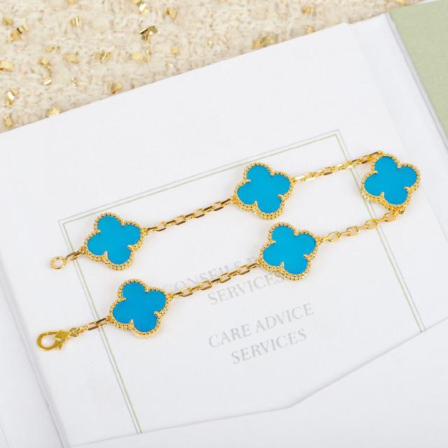 我们的顶级终极版本采用的是纯银材质，再到表层电镀超厚的真金电镀层，