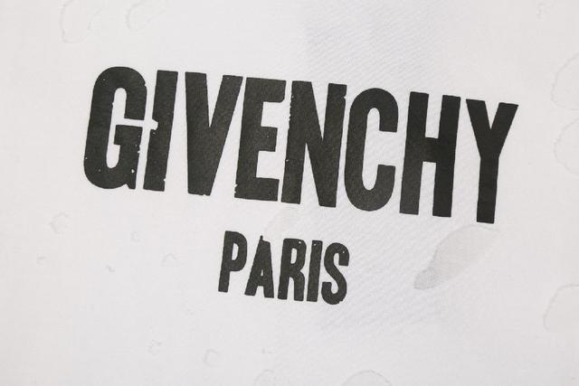 GIVENCHY*纪梵希 GIVENCHY*纪梵希烧花大破洞印花短袖T恤