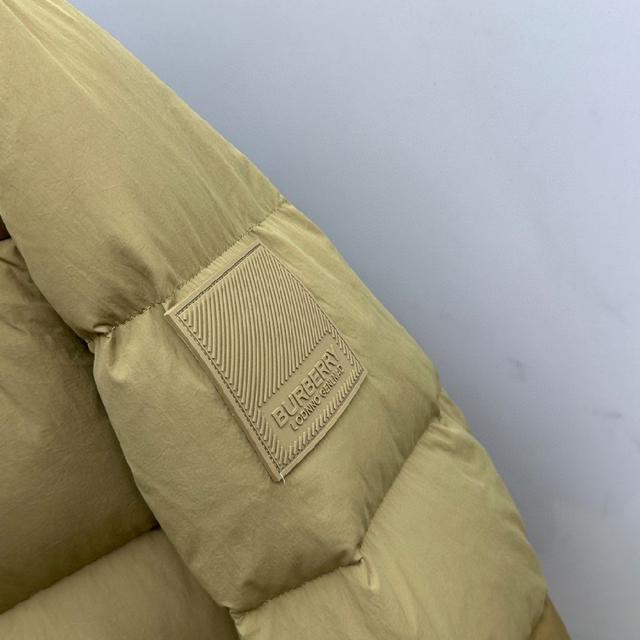 Moncler 2025最新款时尚设计师款羽绒外套❤️蒙口连帽羽绒服