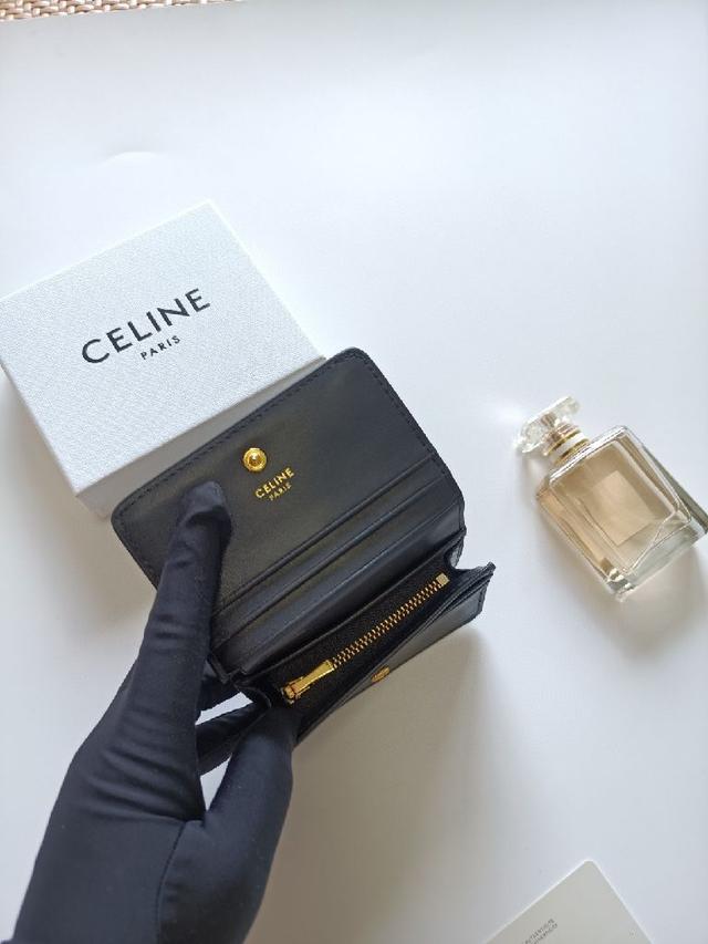 经典花纹大面内配平纹超纤，金色饰面