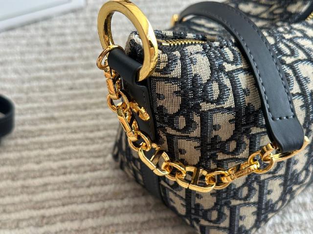 有通勤需求的姊妹可以入 像鲶鱼须一样的造型出gai很吸睛哦