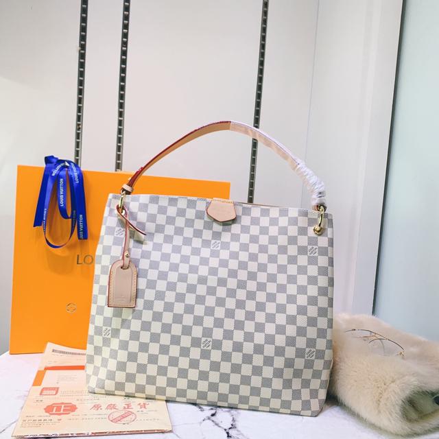 原‮老版‬花紋Louis Vuitton