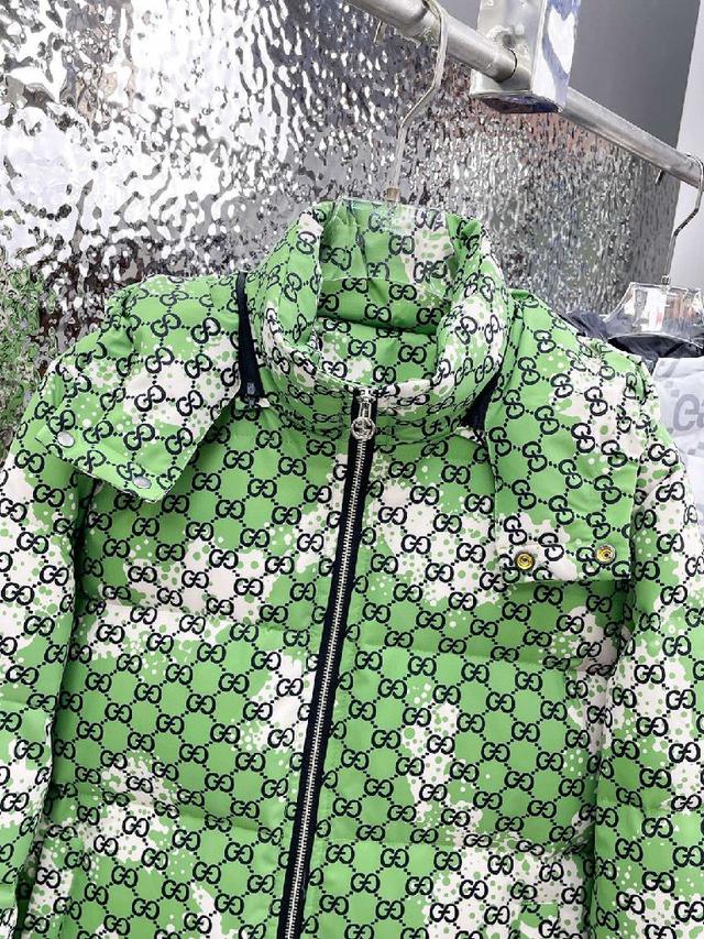 官网款2025秋冬新款羽绒服。这款号称羽绒服届最高端的