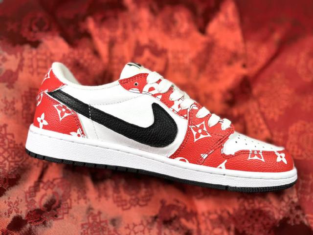 Rare Customized Air Jordan 1 TS低帮倒勾 supreme 驴牌