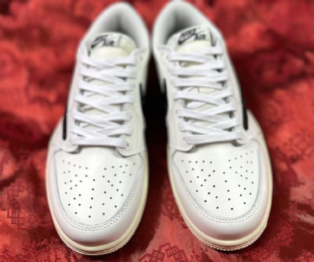 Rare Customized Air Jordan 1 TS倒勾