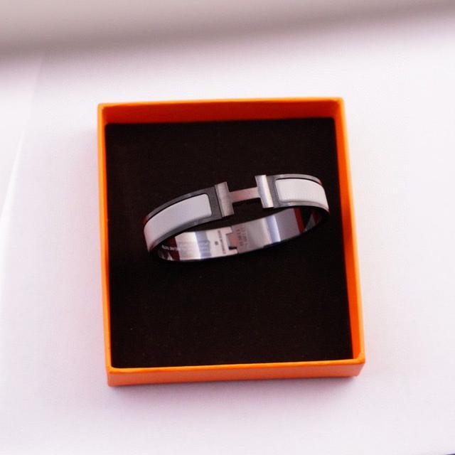 爆火的H黑武士手镯 中性款式 男女都可以戴 尺码：17-19 cm磨砂超