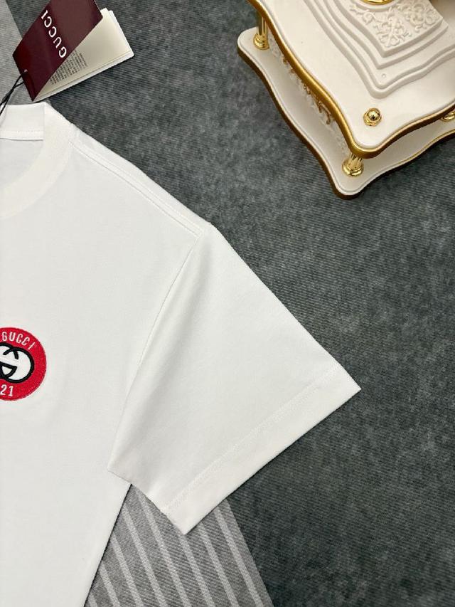 高支高密双纱300克超舒适纯棉面料，整体的触感舒适，亲肤效果也是极佳