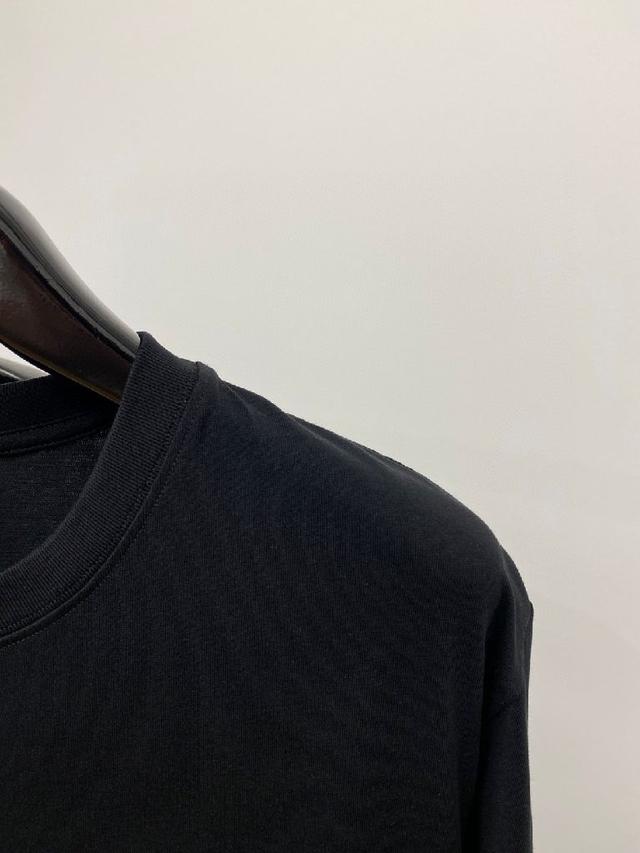 新品短袖T恤，帅气时尚，胸前图案字母logo，简约百搭款