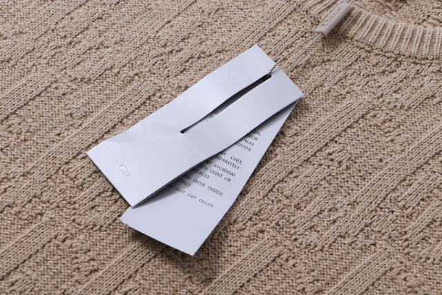 经典丹宁蓝碰撞LV老花满印，复古与奢潮狠狠拿捏！精选水洗牛仔面料