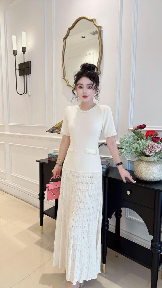 法式小香风圆领长袖修身针织长款连衣裙