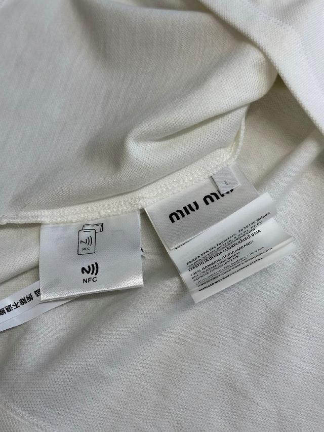 MIU MIU 经典微标刺绣POLO衫  采用210克双精疏棉股珠地布