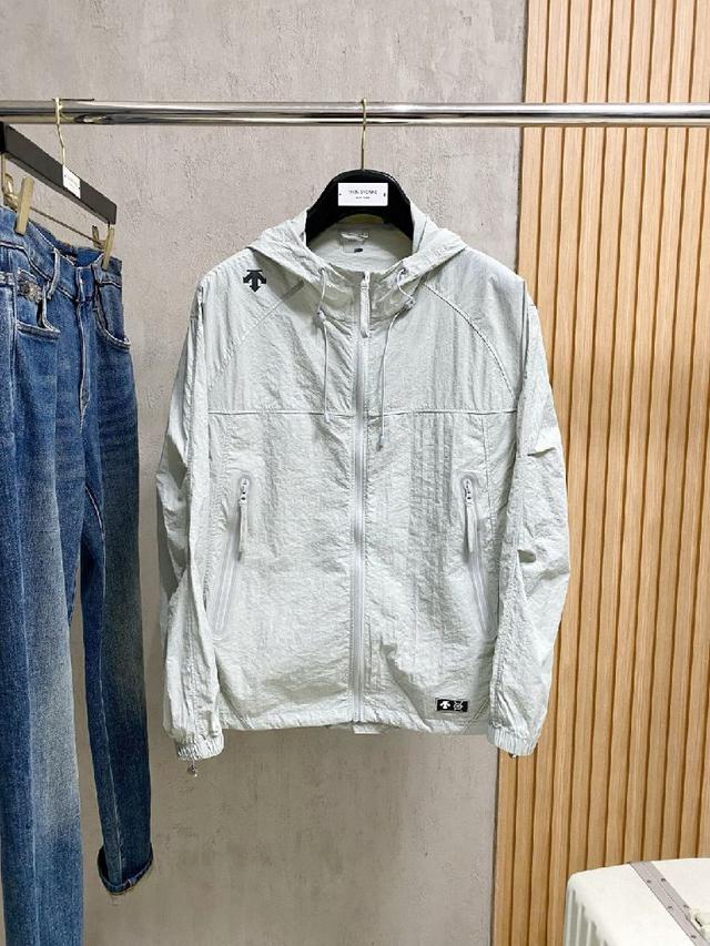 迪桑特 2025春夏新款男士防晒服轻薄外套，​独特订制防晒四面弹面料
