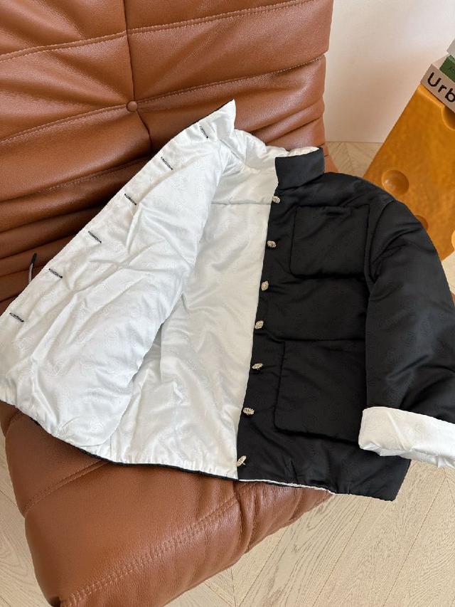 撞色镶边设计小飞袖针织连衣裙 半拉链设计 很有
