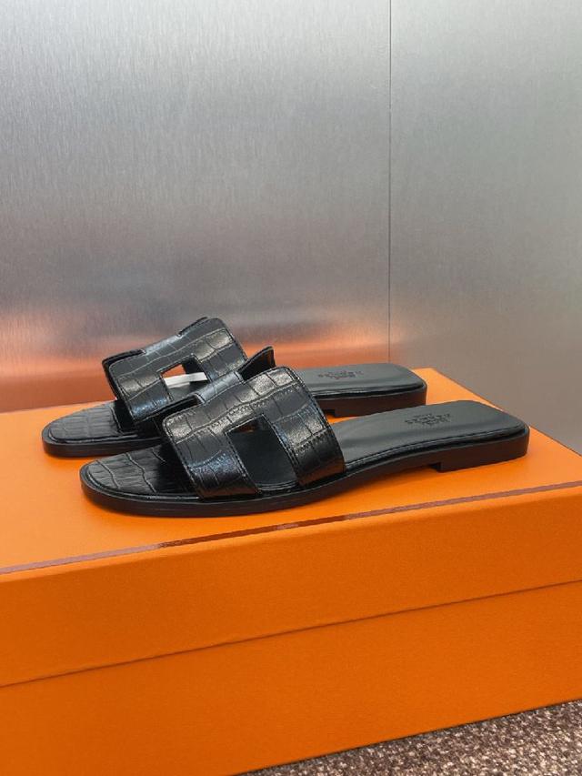 Hermes 春夏经典款 Oran 拼色工字拖女鞋  H家粗跟圆头露趾果