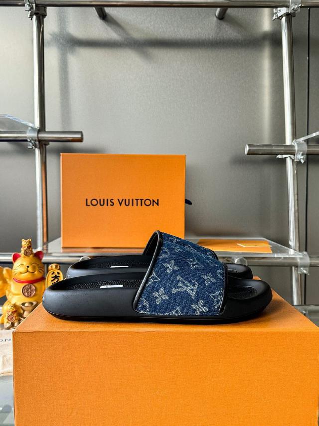路易威登 lv情侣款 monogram 浮雕 拖鞋本季，Waterfront 凉拖