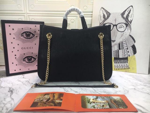 在Jonathan Anderson上任后的首场迪奥Dior男装大秀中，