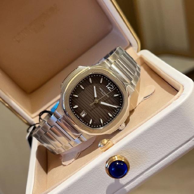 商务休闲男士计时腕表。进口计时石英-6针跑秒。