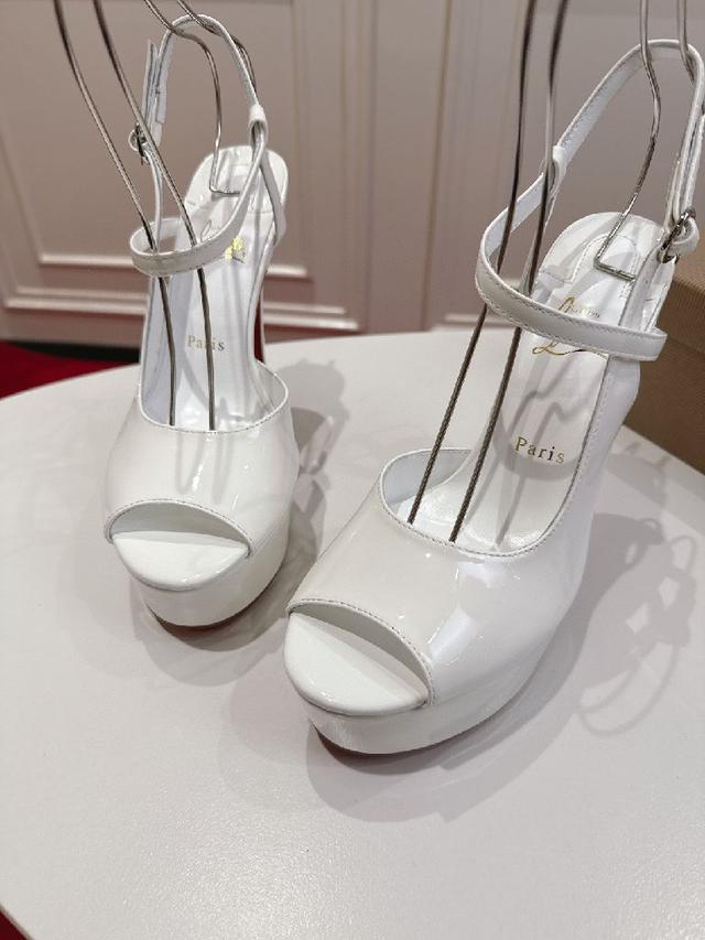 无论时尚怎么变，乐福鞋一直是咱们的必入款之一✅